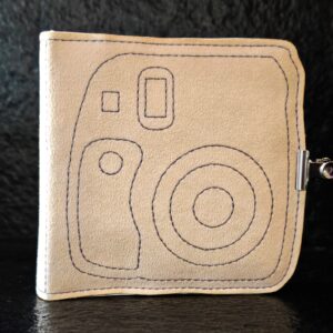 Structure d'album polaroid jaune paille