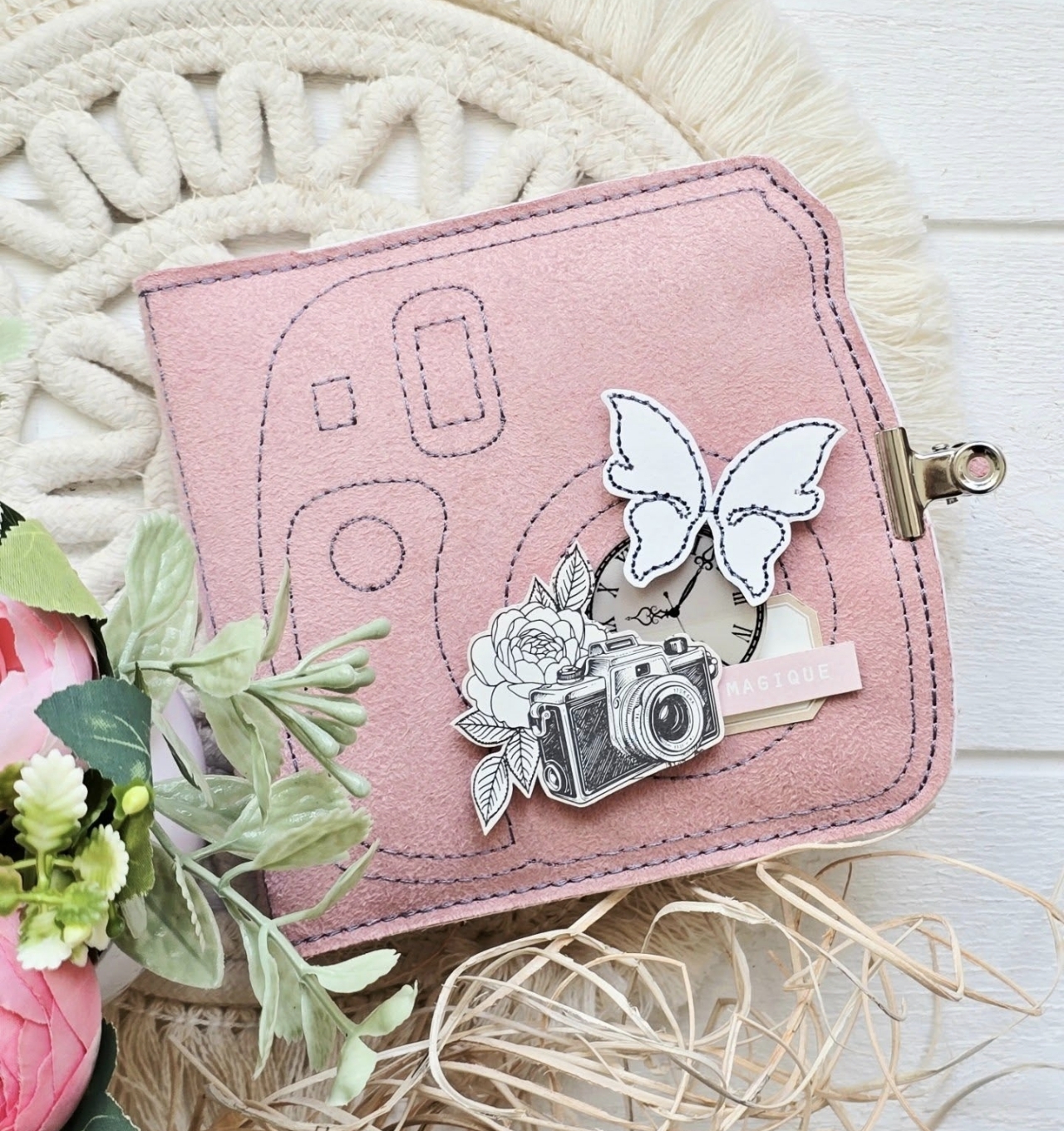 Structure d'album polaroid rose